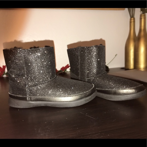 Ugg black glitter size 12 - Picture 1 of 5